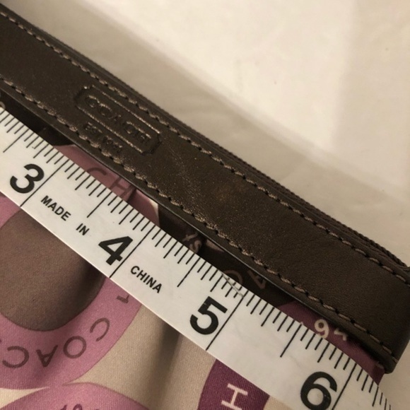 COACH pink snaphead wristlet
